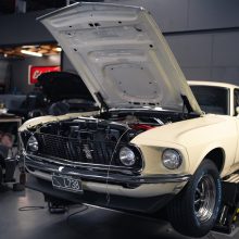 garage ford mustang